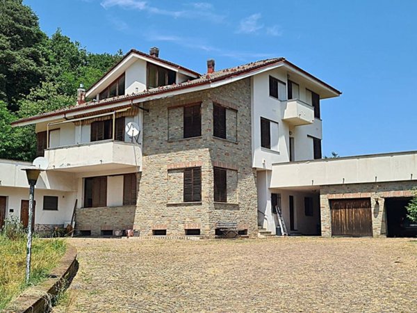 casa indipendente in vendita a Rossiglione
