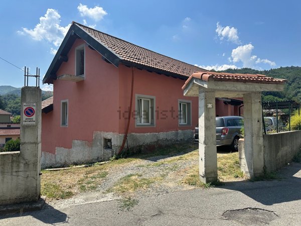 casa indipendente in vendita a Rossiglione