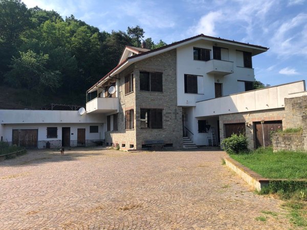 casa indipendente in vendita a Rossiglione