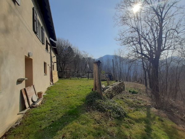 casa indipendente in vendita a Rossiglione