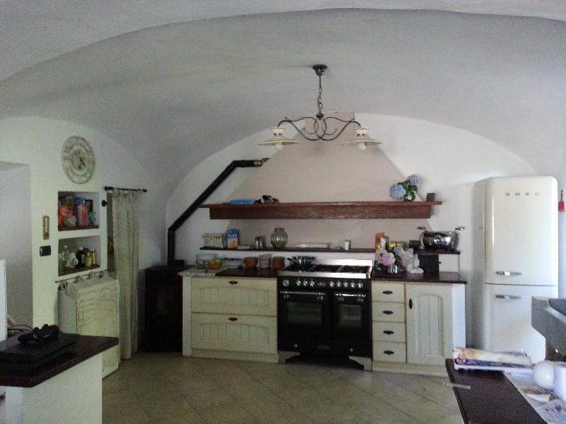 casa indipendente in vendita a Rossiglione