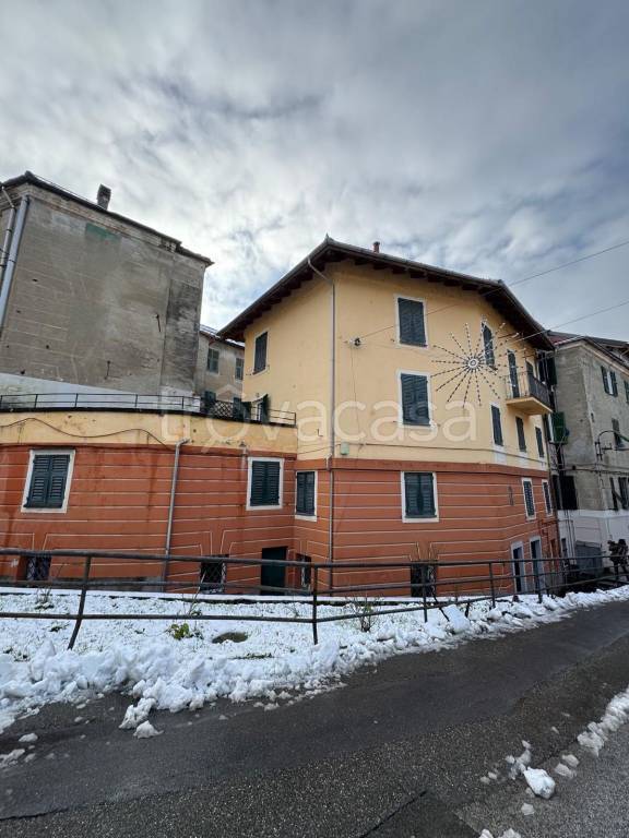 casa indipendente in vendita a Rossiglione