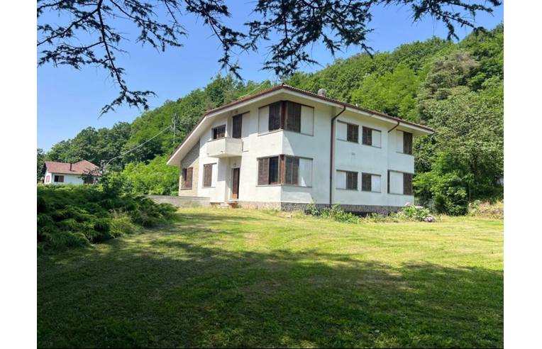 casa indipendente in vendita a Rossiglione