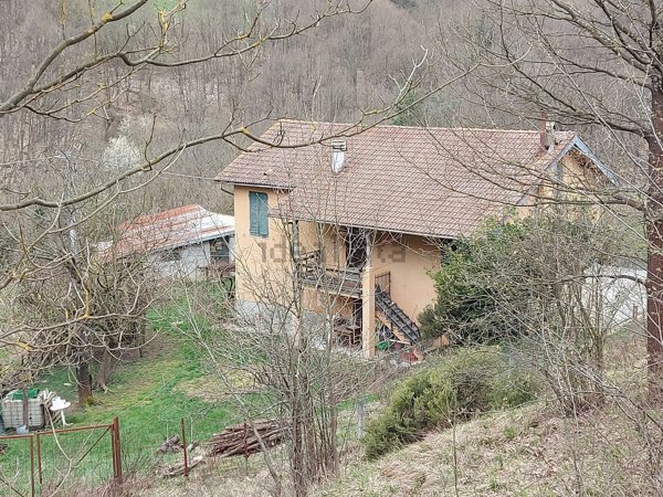 casale in vendita a Rossiglione