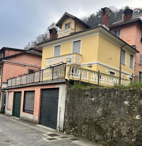 casa indipendente in vendita a Rossiglione
