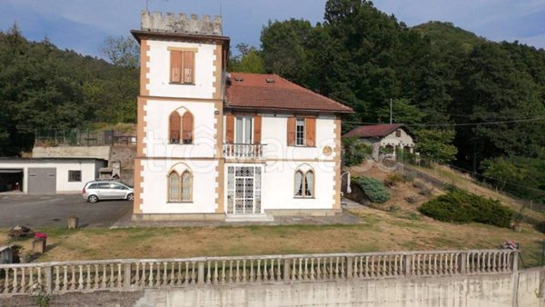 casa indipendente in vendita a Rossiglione