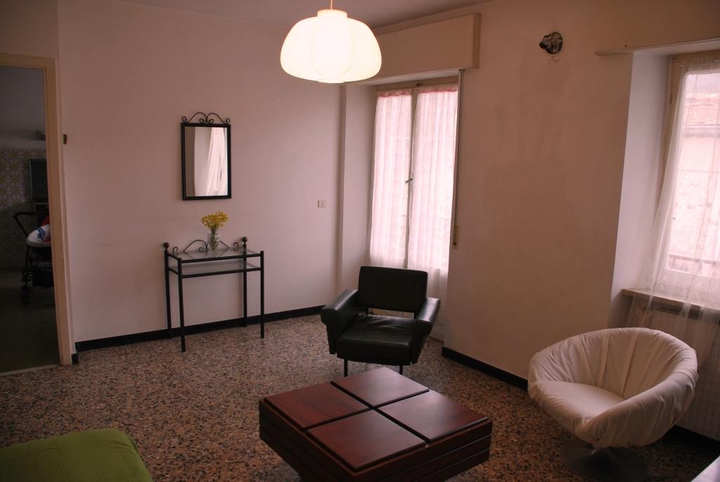appartamento in vendita a Rovegno in zona Loco