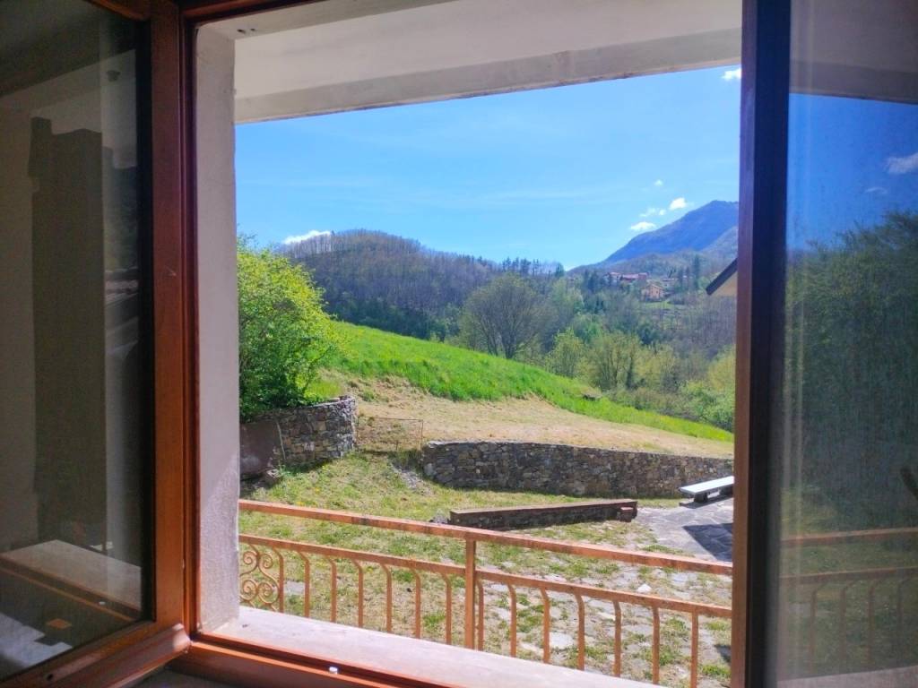 casa indipendente in vendita a Rovegno in zona Garbarino
