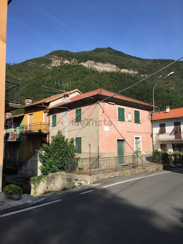 appartamento in vendita a Rovegno in zona Isola