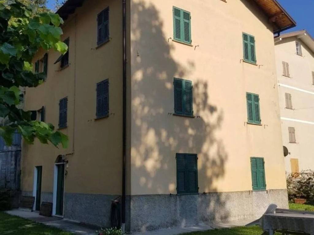 casa indipendente in vendita a Rovegno in zona Casanova