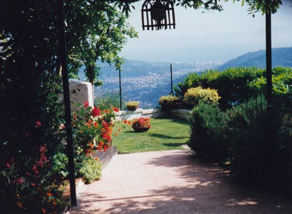 casa indipendente in vendita a San Colombano Certenoli