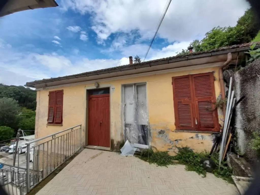 casa indipendente in vendita a San Colombano Certenoli in zona San Colombano