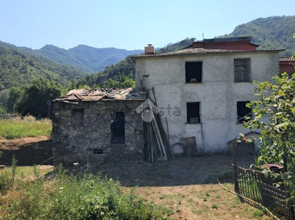 appartamento in vendita a San Colombano Certenoli in zona Calvari