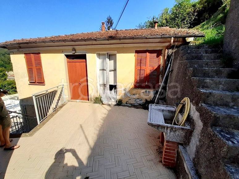 casa indipendente in vendita a San Colombano Certenoli in zona San Colombano