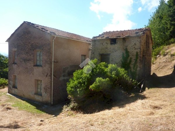 casa indipendente in vendita a San Colombano Certenoli in zona Cichero