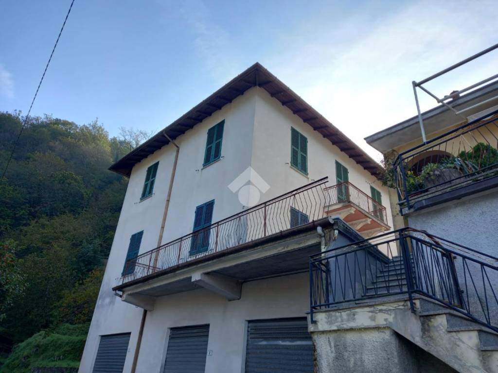 casa indipendente in vendita a San Colombano Certenoli in zona Chiesa Nuova