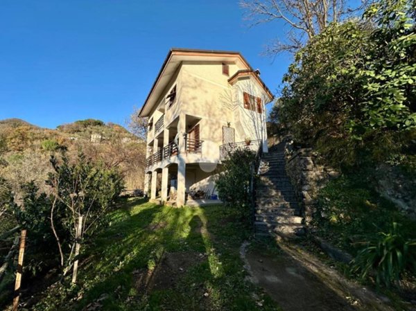 casa indipendente in vendita a San Colombano Certenoli in zona San Colombano
