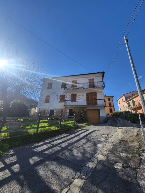 casa indipendente in vendita a San Colombano Certenoli
