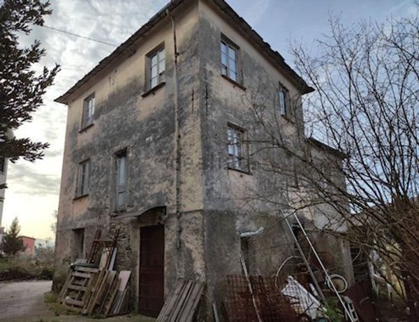 casa indipendente in vendita a San Colombano Certenoli