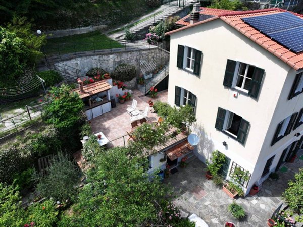 casa indipendente in vendita a San Colombano Certenoli
