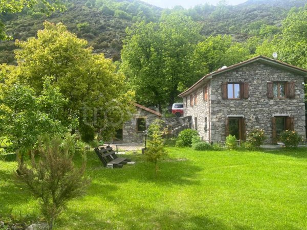 casa indipendente in vendita a San Colombano Certenoli in zona Cichero