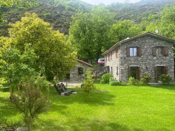 casa indipendente in vendita a San Colombano Certenoli in zona Cichero