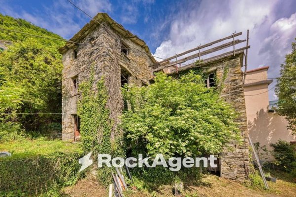 casa indipendente in vendita a San Colombano Certenoli in zona Camposasco