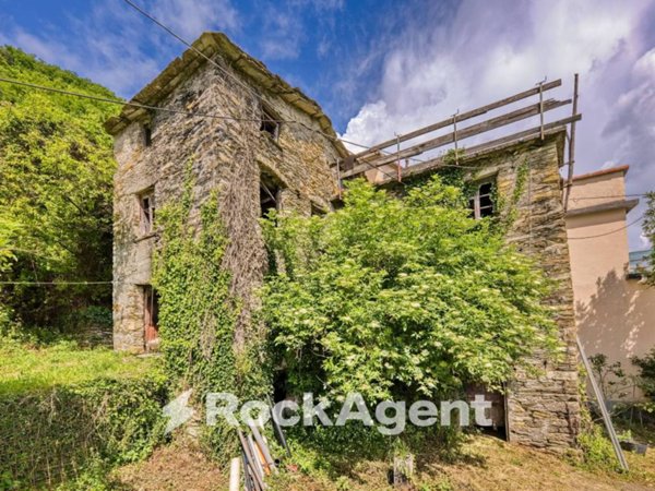 casa indipendente in vendita a San Colombano Certenoli