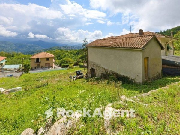 casa indipendente in vendita a San Colombano Certenoli