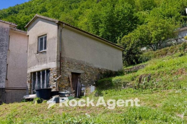 casa indipendente in vendita a San Colombano Certenoli