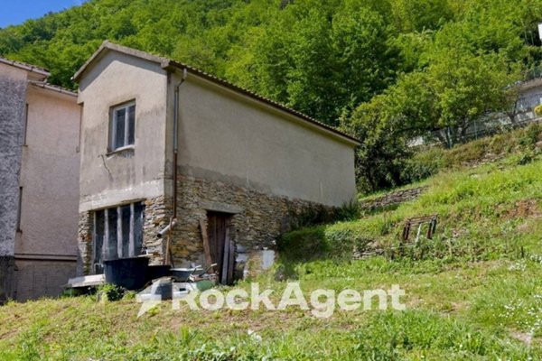 casa indipendente in vendita a San Colombano Certenoli
