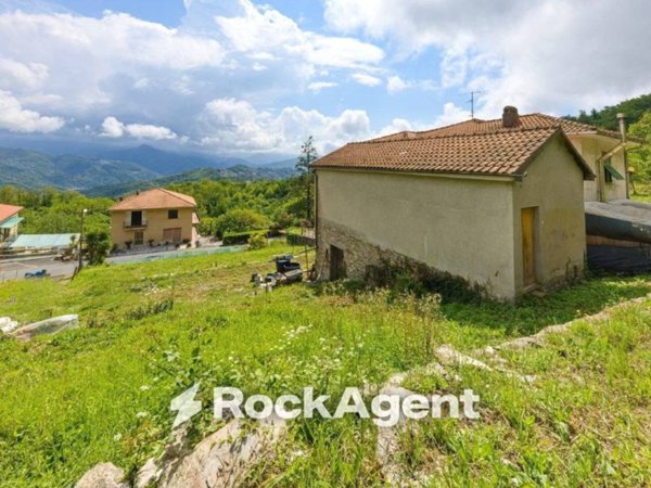 casa indipendente in vendita a San Colombano Certenoli in zona Camposasco