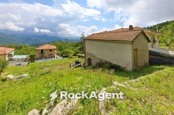 casa indipendente in vendita a San Colombano Certenoli in zona Camposasco