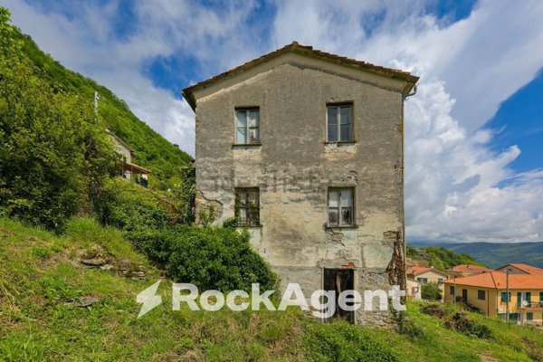 casa indipendente in vendita a San Colombano Certenoli