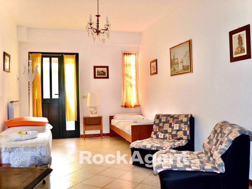 casa indipendente in vendita a San Colombano Certenoli