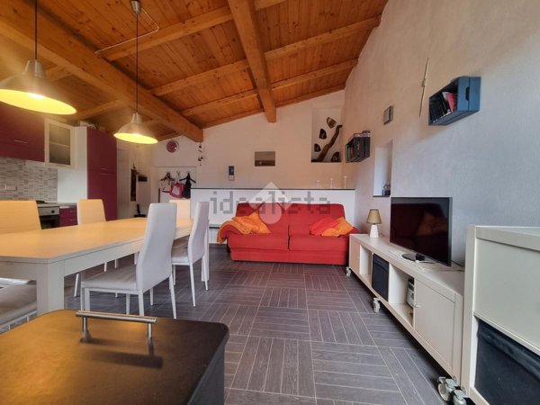 casa indipendente in vendita a San Colombano Certenoli