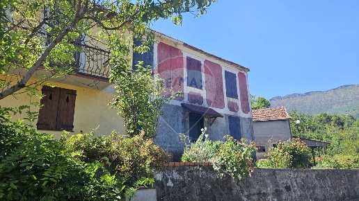 appartamento in vendita a San Colombano Certenoli in zona Cichero