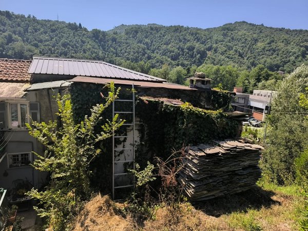 casa indipendente in vendita a San Colombano Certenoli
