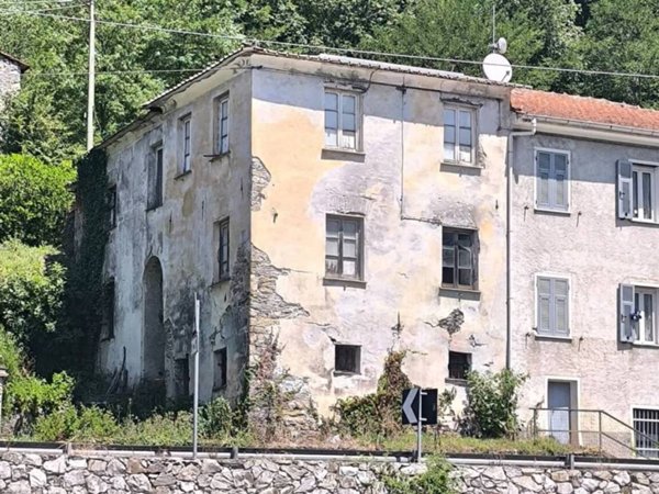 casa indipendente in vendita a San Colombano Certenoli