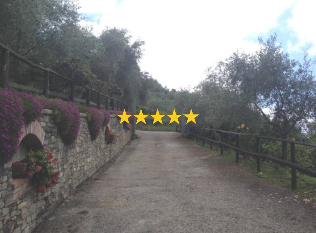 casa indipendente in vendita a San Colombano Certenoli