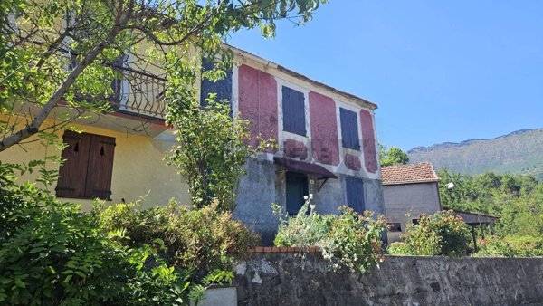 appartamento in vendita a San Colombano Certenoli in zona Cichero