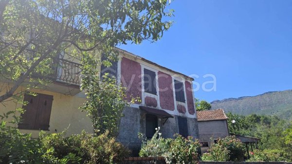 appartamento in vendita a San Colombano Certenoli in zona Cichero