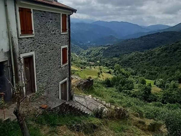 casa semindipendente in vendita a San Colombano Certenoli in zona Cichero