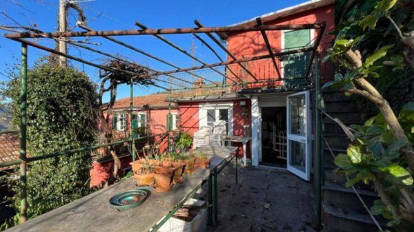 casa indipendente in vendita a San Colombano Certenoli