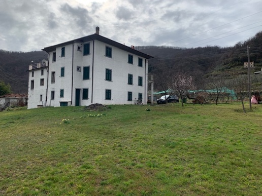 casa indipendente in vendita a San Colombano Certenoli in zona Cichero