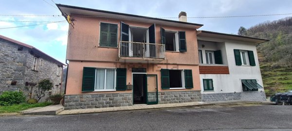 casa indipendente in vendita a San Colombano Certenoli in zona San Colombano