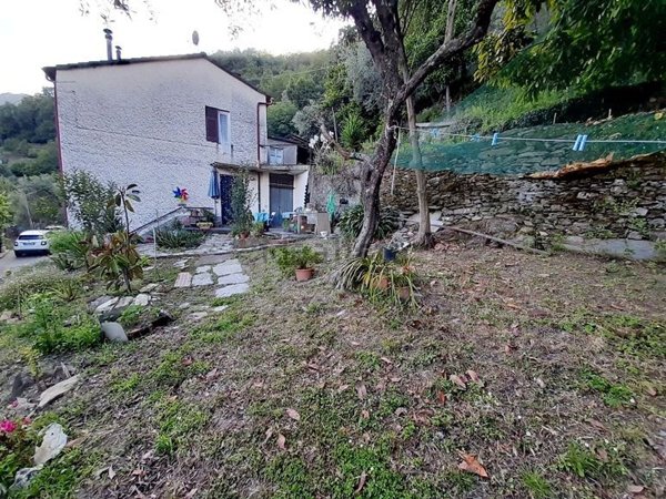 casa indipendente in vendita a San Colombano Certenoli in zona Calvari