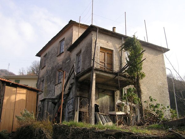 casa indipendente in vendita a San Colombano Certenoli