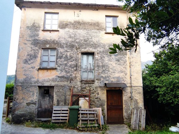 casa indipendente in vendita a San Colombano Certenoli