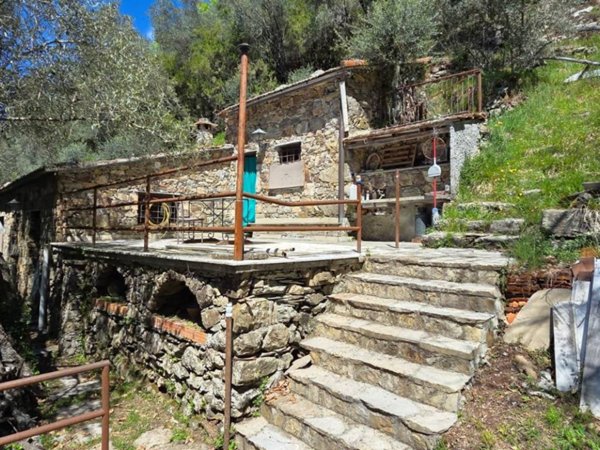casa indipendente in vendita a San Colombano Certenoli in zona Romaggi